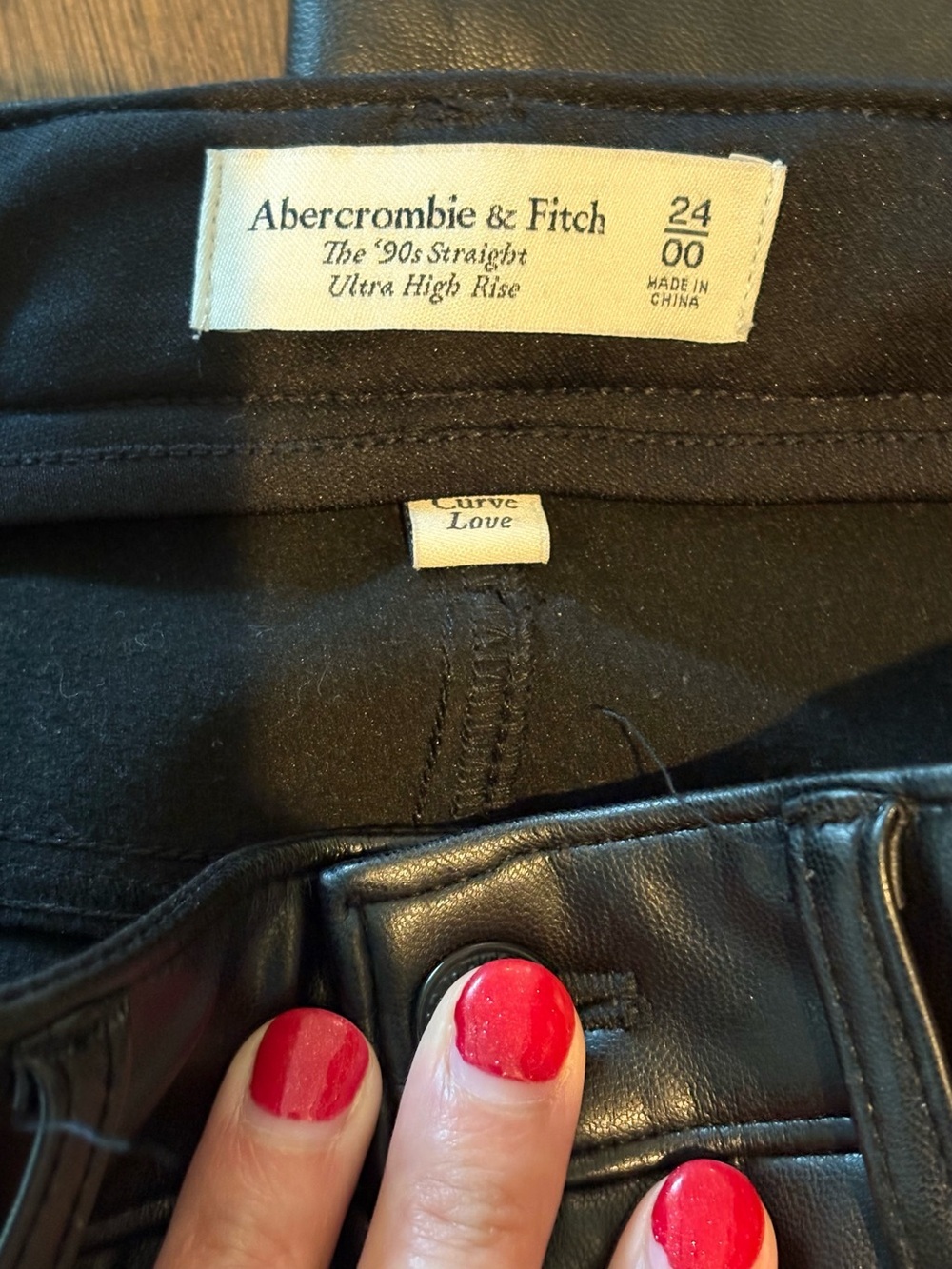 Abercrombie & Fitch The ’90s Straight Ultra High Rise Faux Leather Pants - Picture 3 of 5